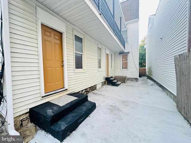 352 W GAY AVE, York, PA 17401