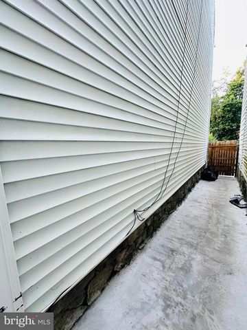 352 W GAY AVE, York, PA 17401