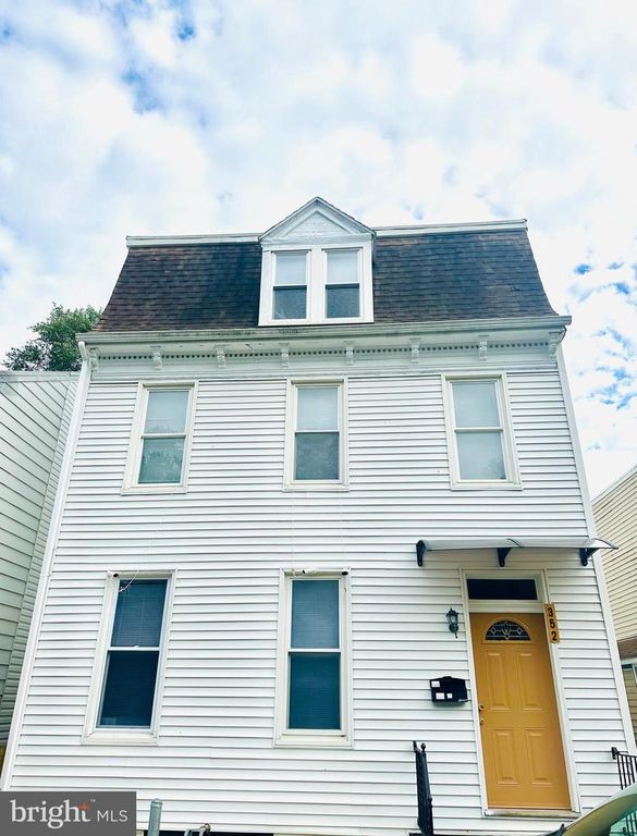352 W GAY AVE, York, PA 17401
