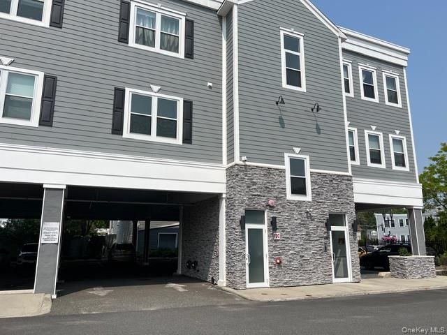 40 Division Street 2B, Farmingdale, NY 11735