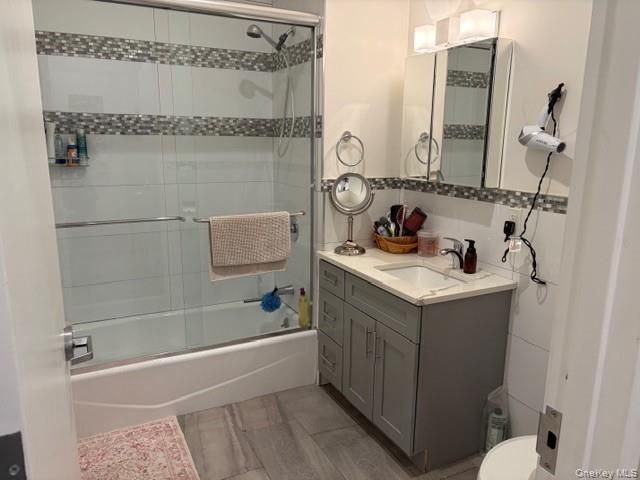 40 Division Street 2B, Farmingdale, NY 11735