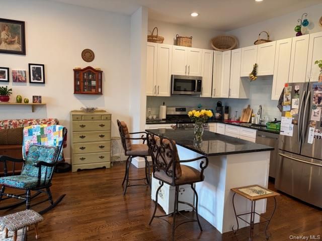 40 Division Street 2B, Farmingdale, NY 11735