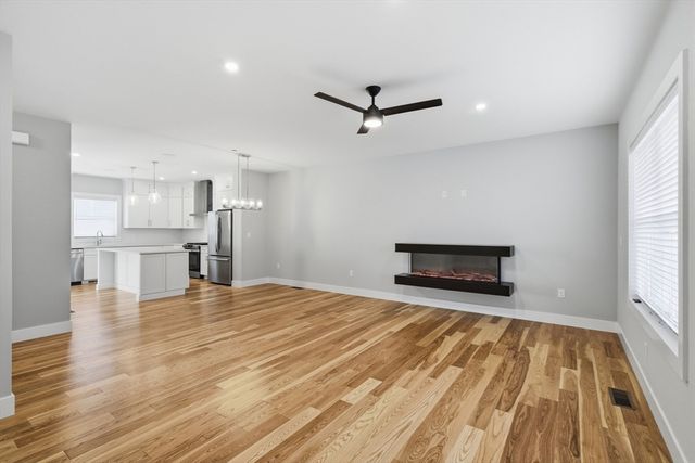 7 Elise Ave -, Londonderry, NH 03053