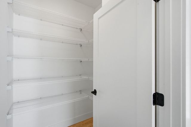 7 Elise Ave -, Londonderry, NH 03053