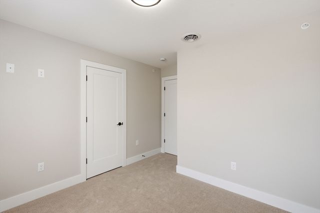 7 Elise Ave -, Londonderry, NH 03053