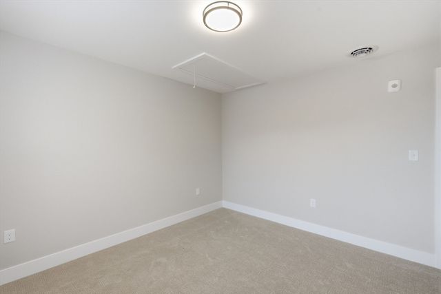 7 Elise Ave -, Londonderry, NH 03053