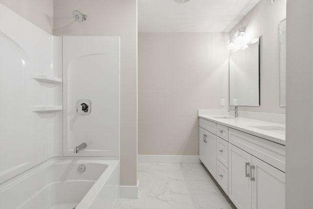 7 Elise Ave -, Londonderry, NH 03053