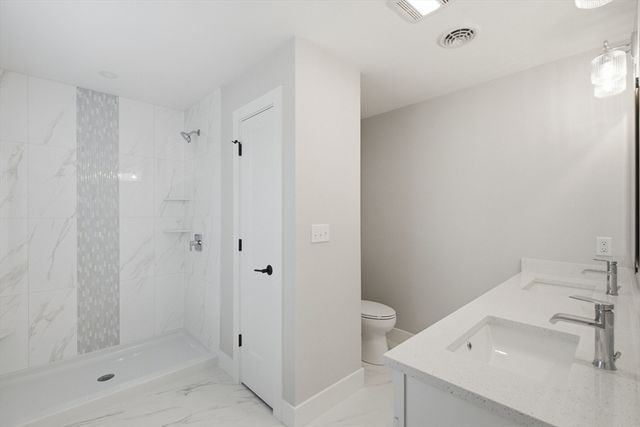 7 Elise Ave -, Londonderry, NH 03053