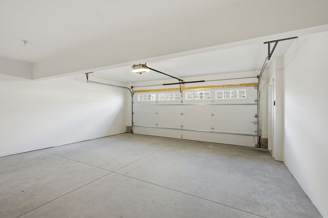 7 Elise Ave -, Londonderry, NH 03053