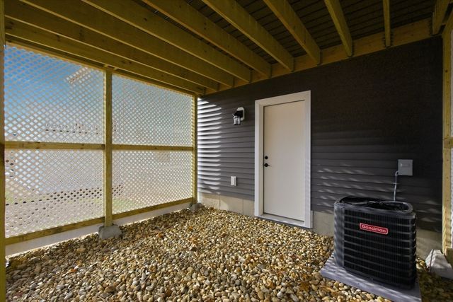 7 Elise Ave -, Londonderry, NH 03053