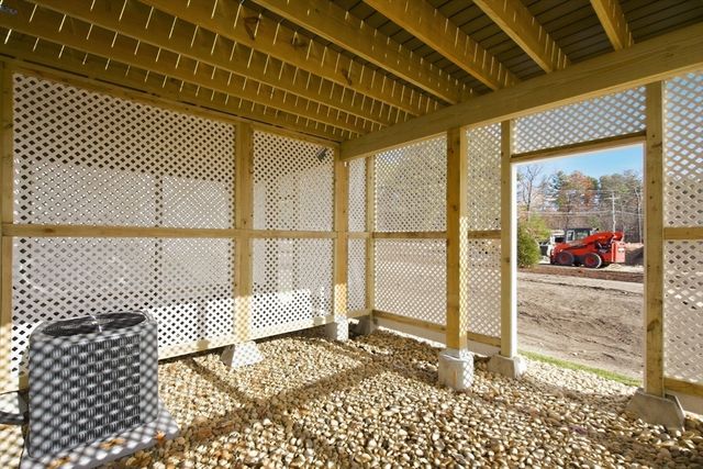 7 Elise Ave -, Londonderry, NH 03053