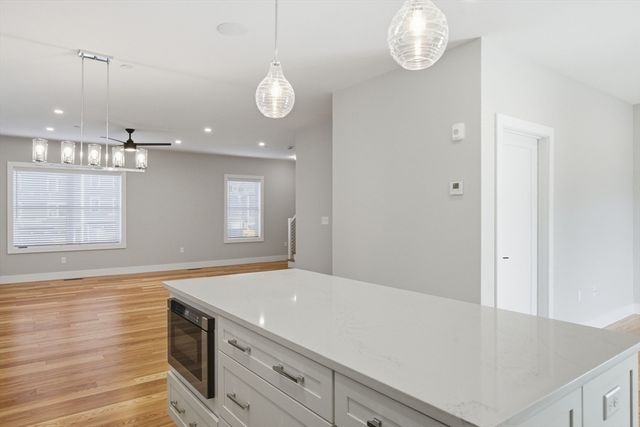 7 Elise Ave -, Londonderry, NH 03053