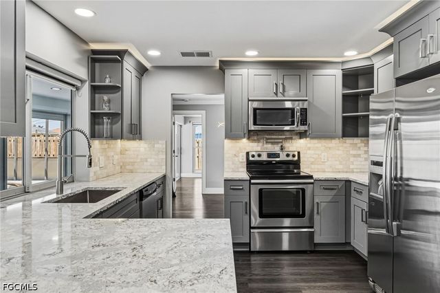 629 SW 22nd ST, Cape Coral, FL 33991