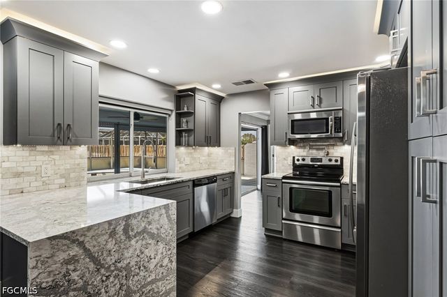 629 SW 22nd ST, Cape Coral, FL 33991