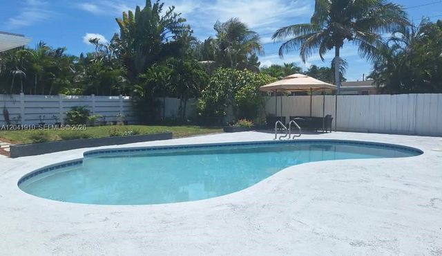 1800 N 55th Avenue, Hollywood, FL 33021