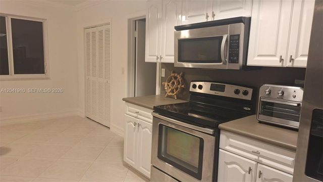 1800 N 55th Avenue, Hollywood, FL 33021
