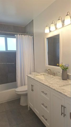 1800 N 55th Avenue, Hollywood, FL 33021