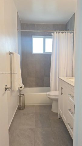 1800 N 55th Avenue, Hollywood, FL 33021