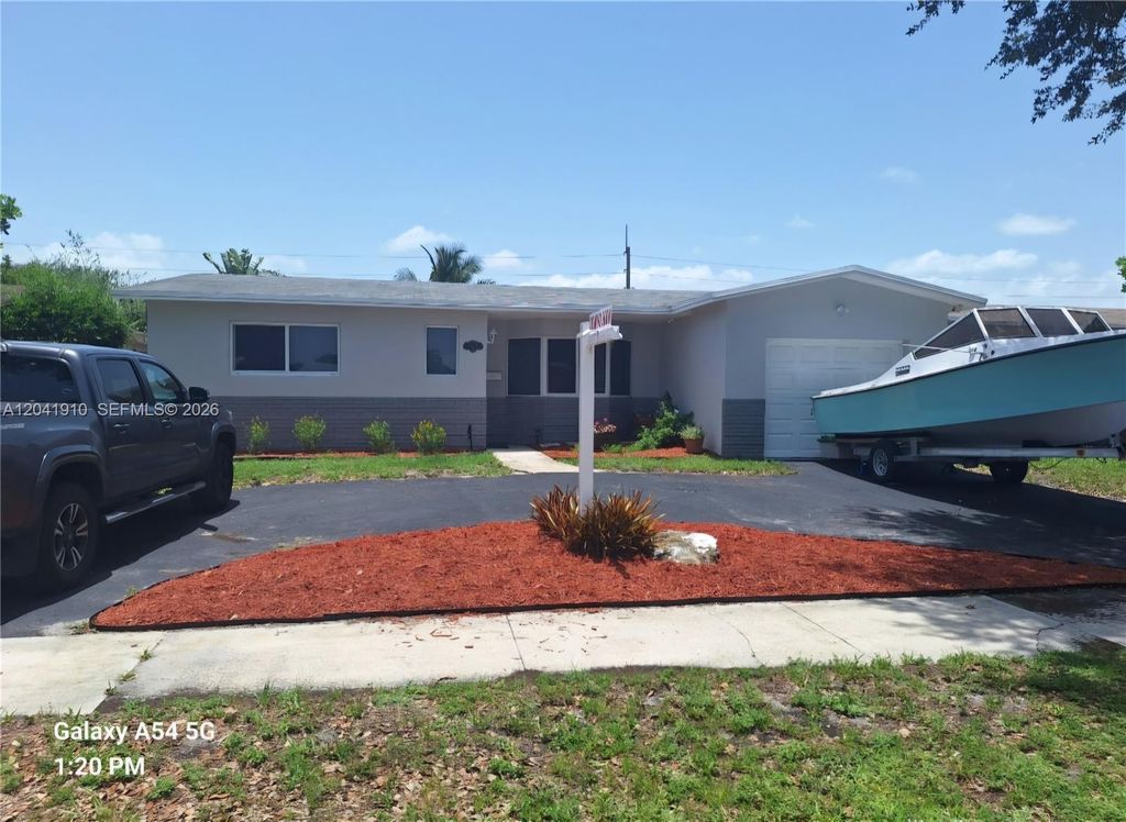 1800 N 55th Avenue, Hollywood, FL 33021
