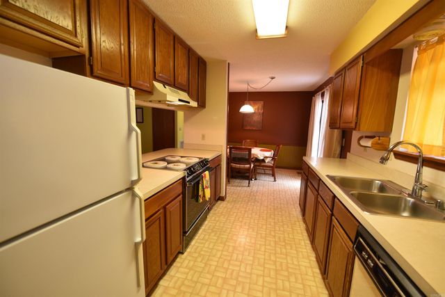 1266 Dave Creek Pkwy, Fairfield Bay, AR 72088