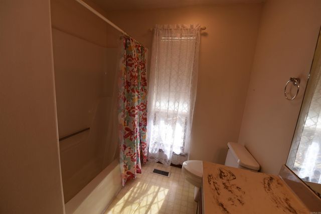 1266 Dave Creek Pkwy, Fairfield Bay, AR 72088