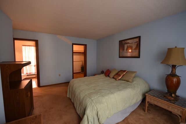 1266 Dave Creek Pkwy, Fairfield Bay, AR 72088