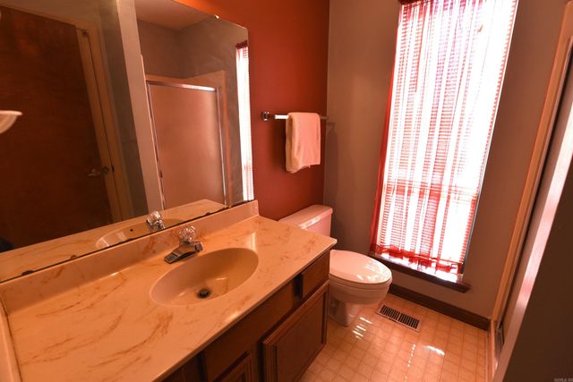 1266 Dave Creek Pkwy, Fairfield Bay, AR 72088