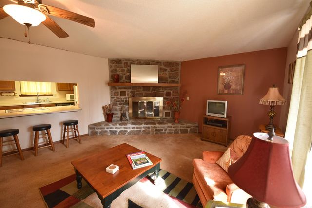 1266 Dave Creek Pkwy, Fairfield Bay, AR 72088