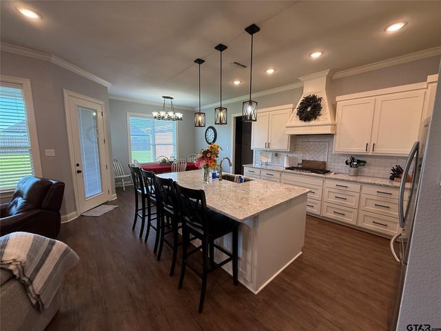 1003 Stone Bridge St, Mount Pleasant, TX 75455