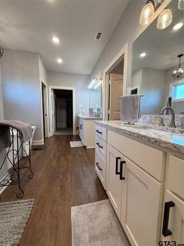 1003 Stone Bridge St, Mount Pleasant, TX 75455