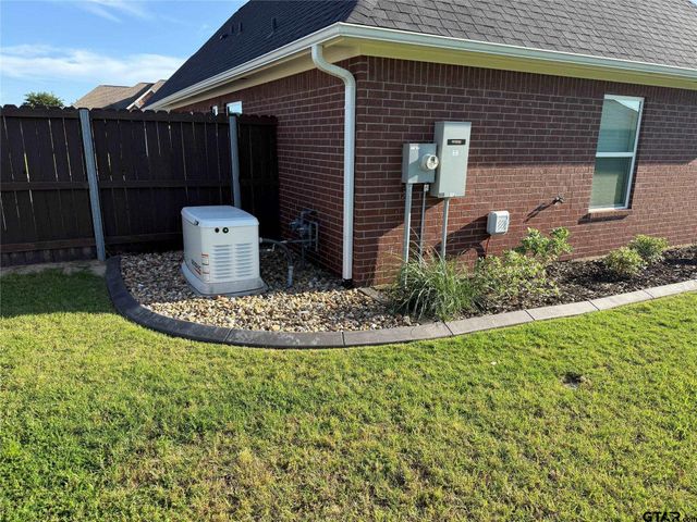 1003 Stone Bridge St, Mount Pleasant, TX 75455