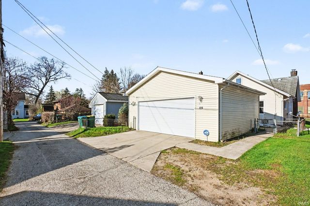 126 Gernhart Avenue, Mishawaka, IN 46544