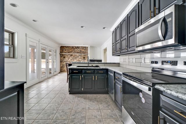 1128 Allardt Hwy, Jamestown, TN 38556