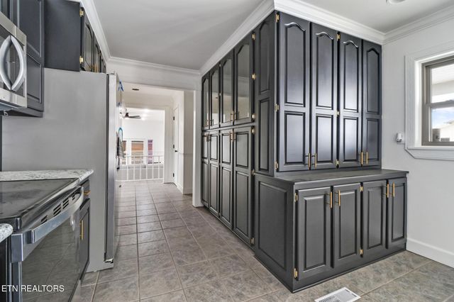 1128 Allardt Hwy, Jamestown, TN 38556