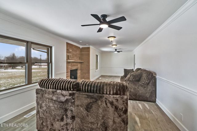 1128 Allardt Hwy, Jamestown, TN 38556