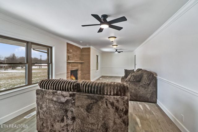 1128 Allardt Hwy, Jamestown, TN 38556