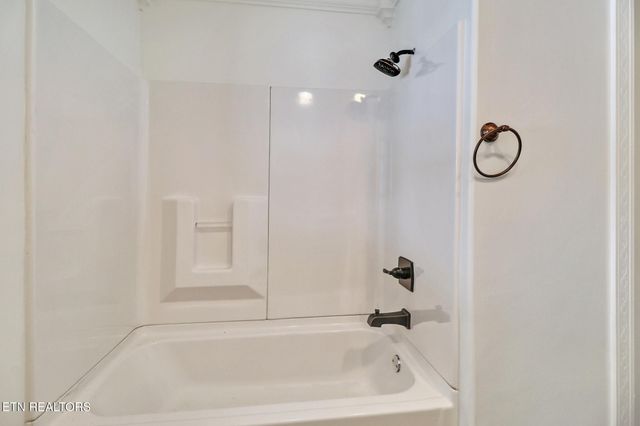 1128 Allardt Hwy, Jamestown, TN 38556