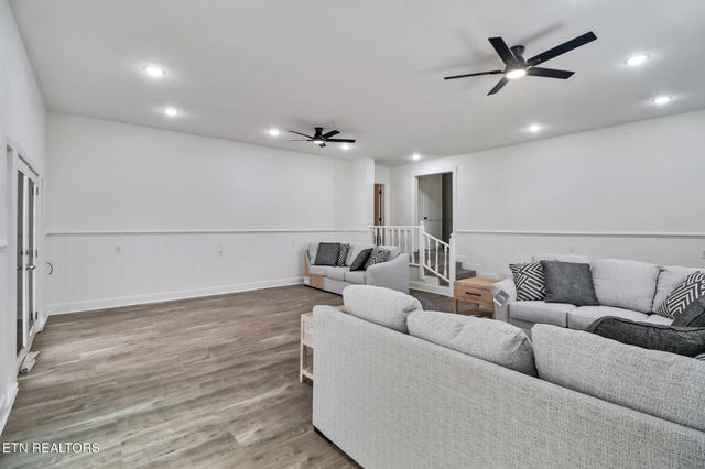 1128 Allardt Hwy, Jamestown, TN 38556