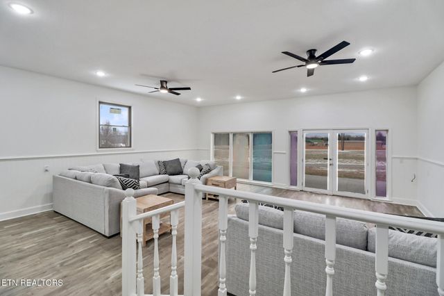 1128 Allardt Hwy, Jamestown, TN 38556