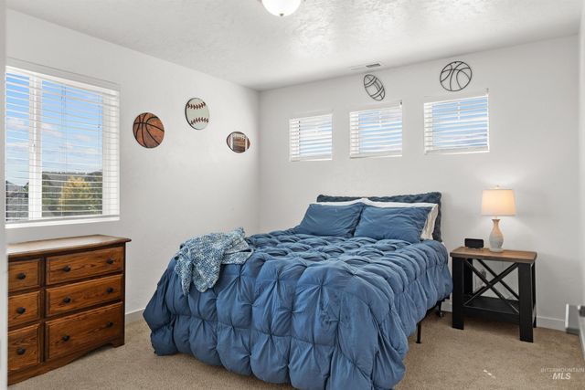 12170 W Yorkstone Dr, Nampa, ID 83651