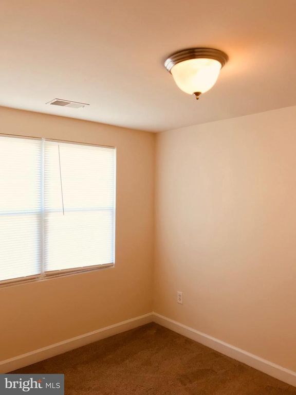 6956 HAWTHORNE ST, Landover, MD 20785