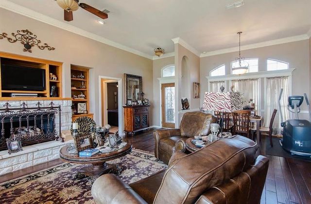 10899 Jackson Road, Krum, TX 76249