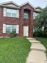 8805 Wayne Street, Cross Roads, TX 76227