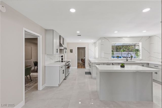 2420 Laurie Drive, Las Vegas, NV 89102