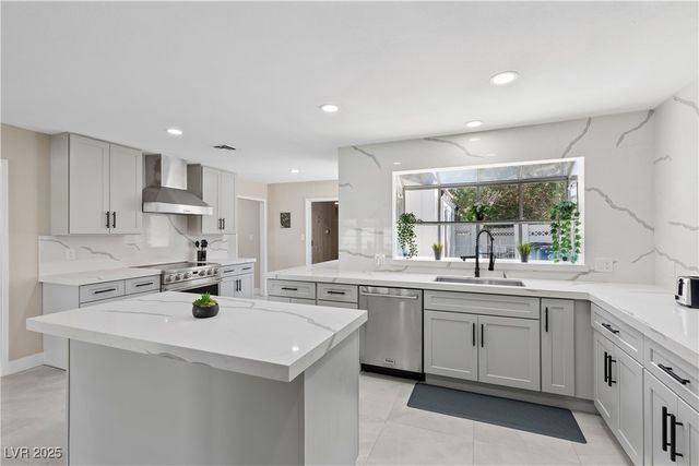 2420 Laurie Drive, Las Vegas, NV 89102