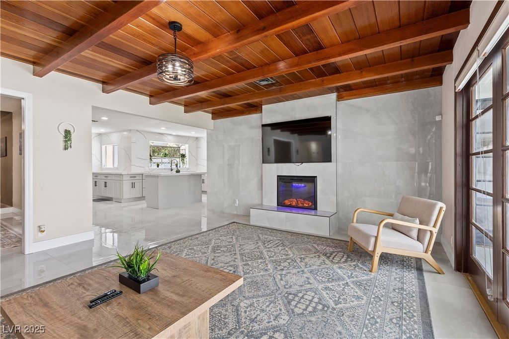 2420 Laurie Drive, Las Vegas, NV 89102