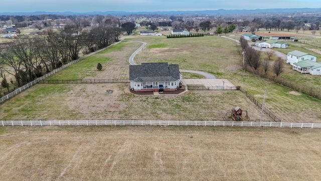 776 Rock Springs Rd, Castalian Springs, TN 37031