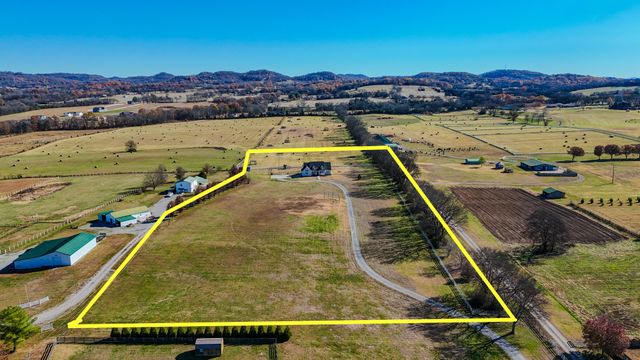 776 Rock Springs Rd, Castalian Springs, TN 37031