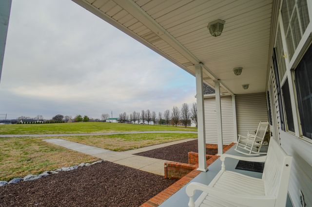 776 Rock Springs Rd, Castalian Springs, TN 37031