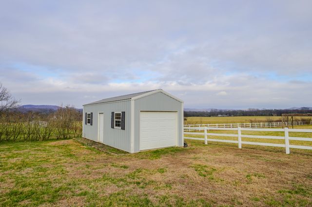 776 Rock Springs Rd, Castalian Springs, TN 37031